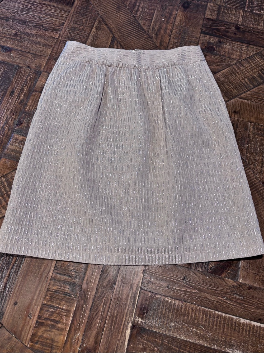 Talbots NWT Metallic Beige Pencil Skirt with pockets and back zipper. Size 8